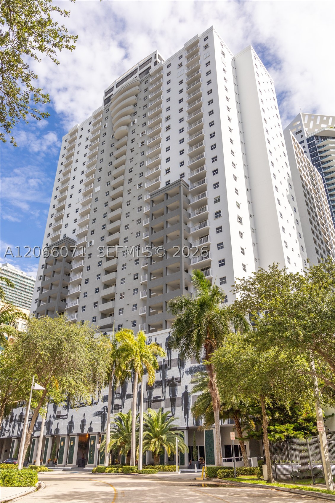 185 SE 14th Ter #1010, Miami FL 33131