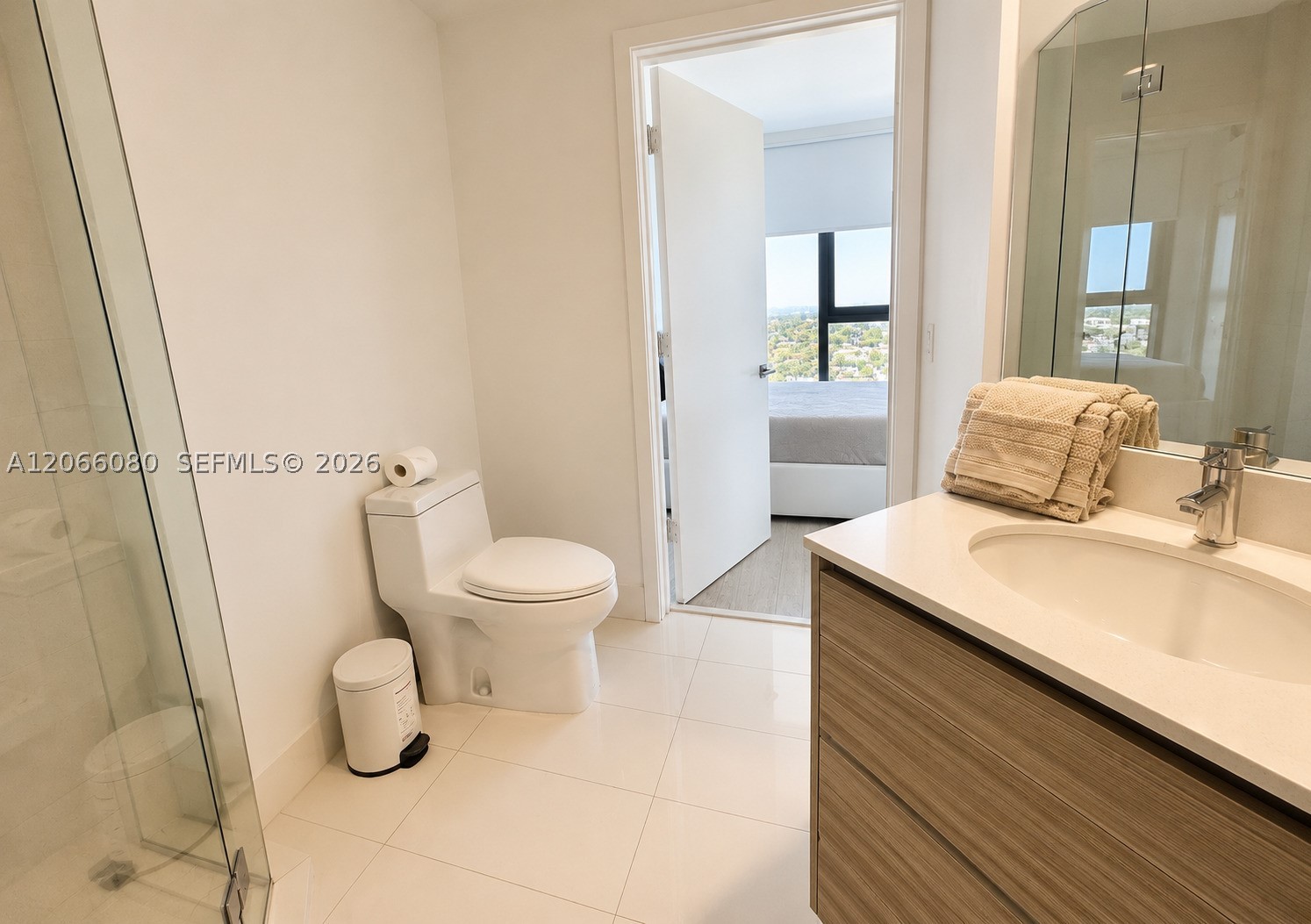 121 NE 34th St #1916, Miami FL 33137