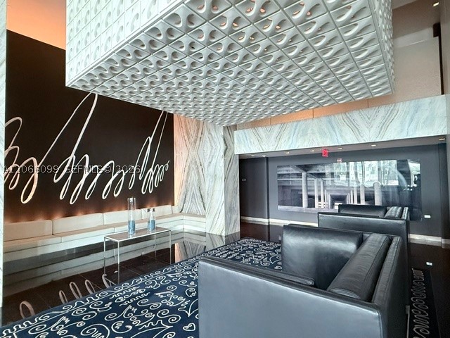 335 S Biscayne Blvd #3408, Miami FL 33131