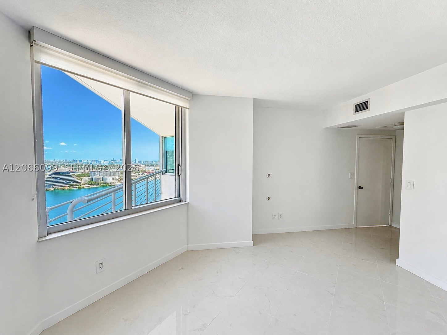 335 S Biscayne Blvd #3408, Miami FL 33131