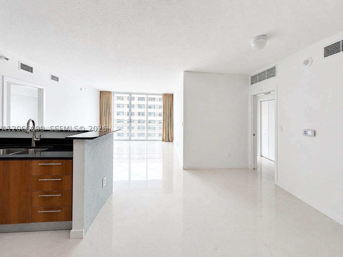 335 S Biscayne Blvd #3408, Miami FL 33131