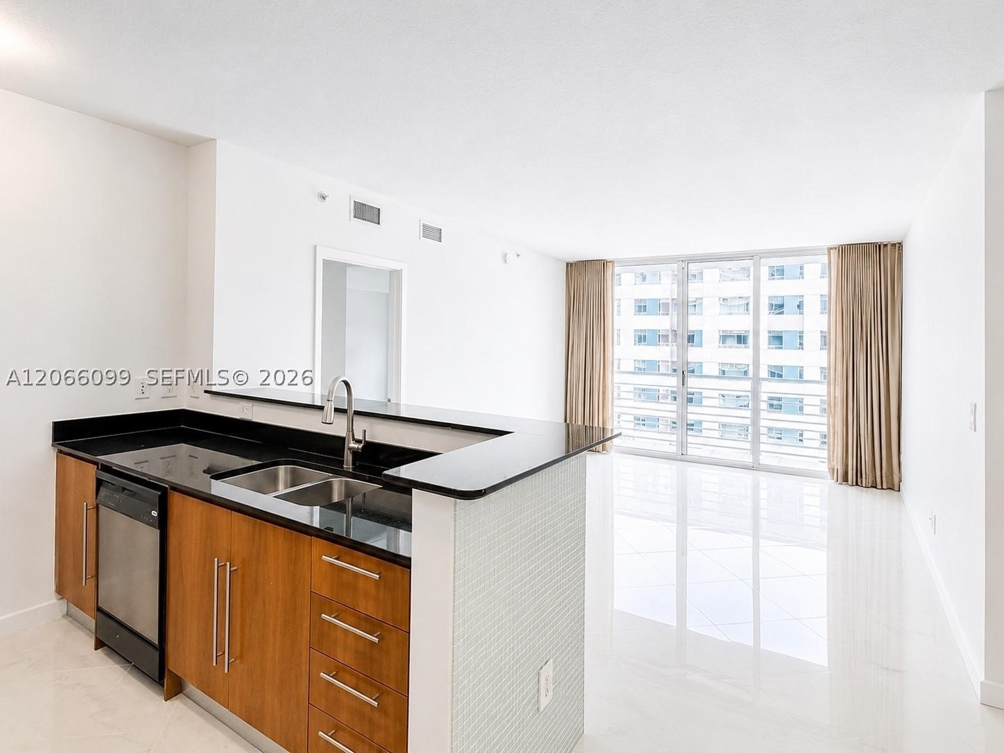 335 S Biscayne Blvd #3408, Miami FL 33131