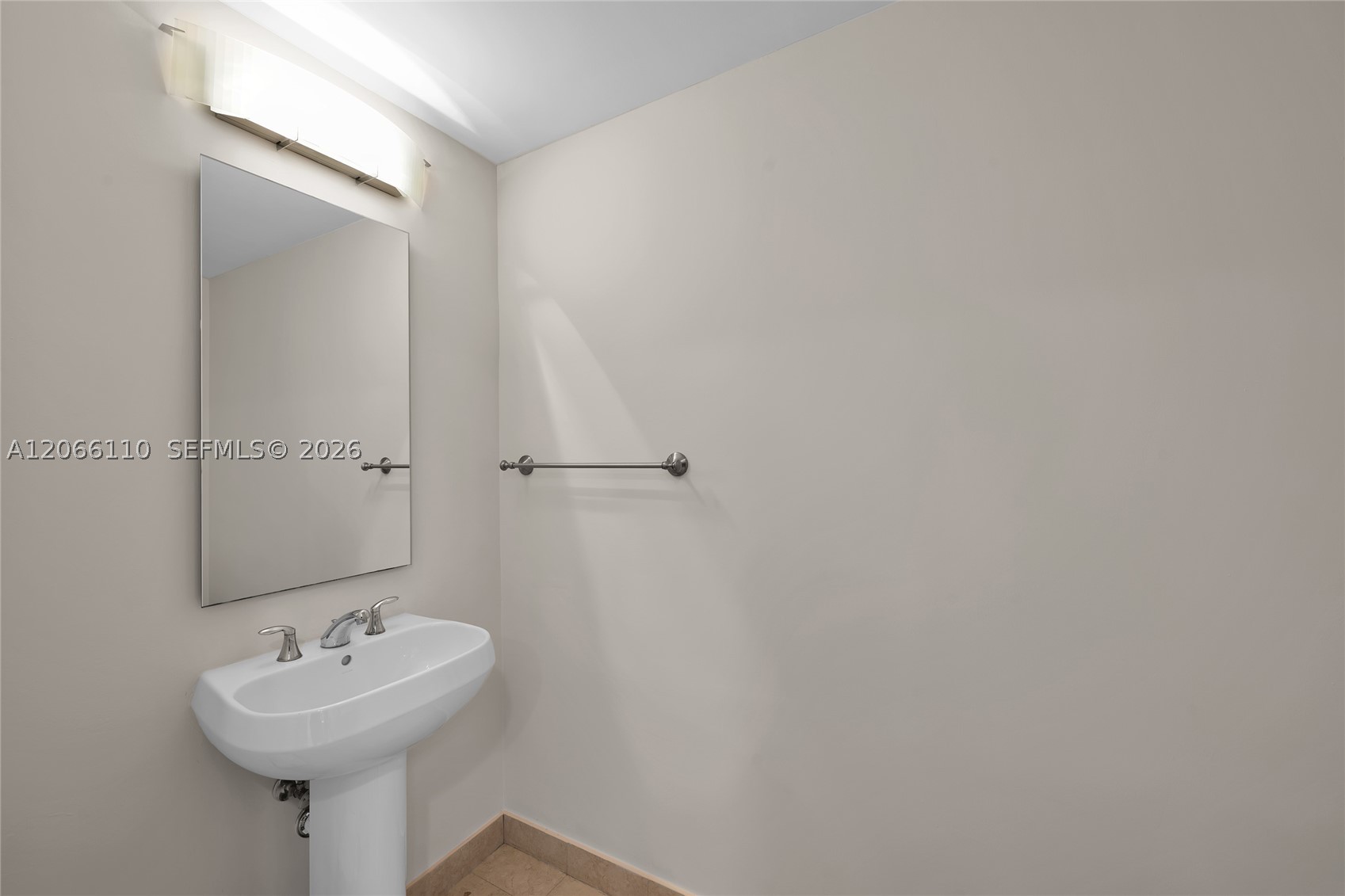 1060 Brickell Ave #815, Miami FL 33131