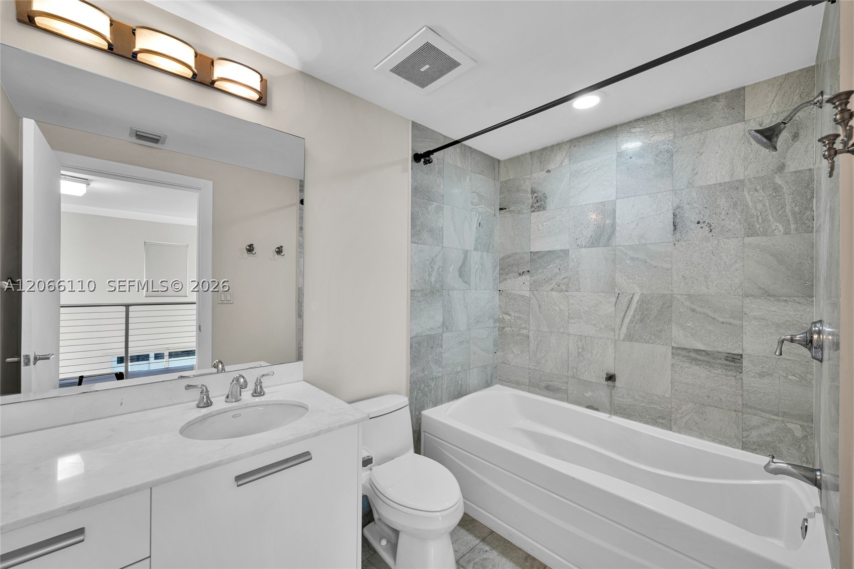 1060 Brickell Ave #815, Miami FL 33131