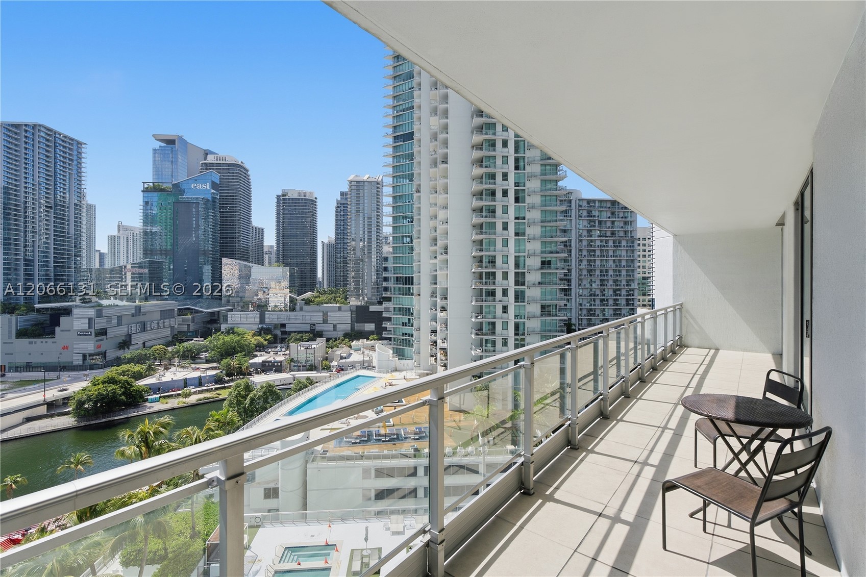 90 SW 3rd St #1801, Miami FL 33130