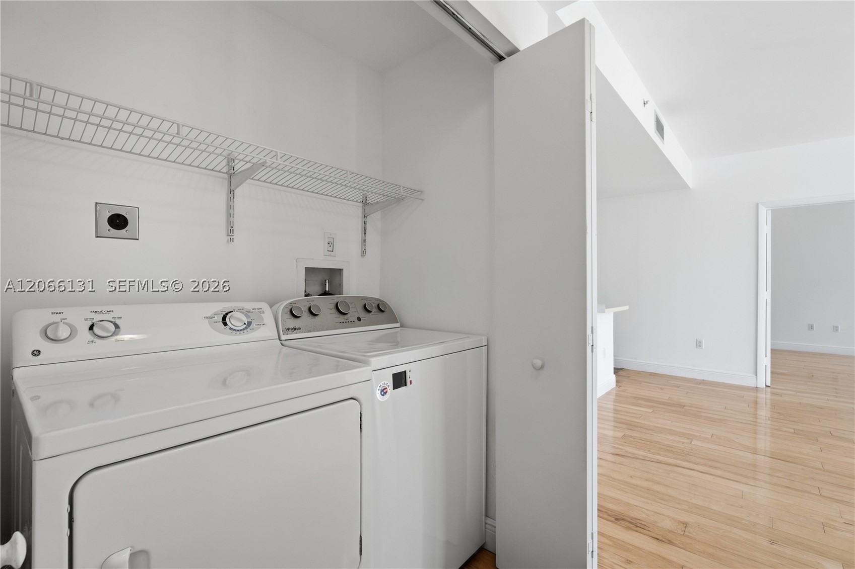 90 SW 3rd St #1801, Miami FL 33130