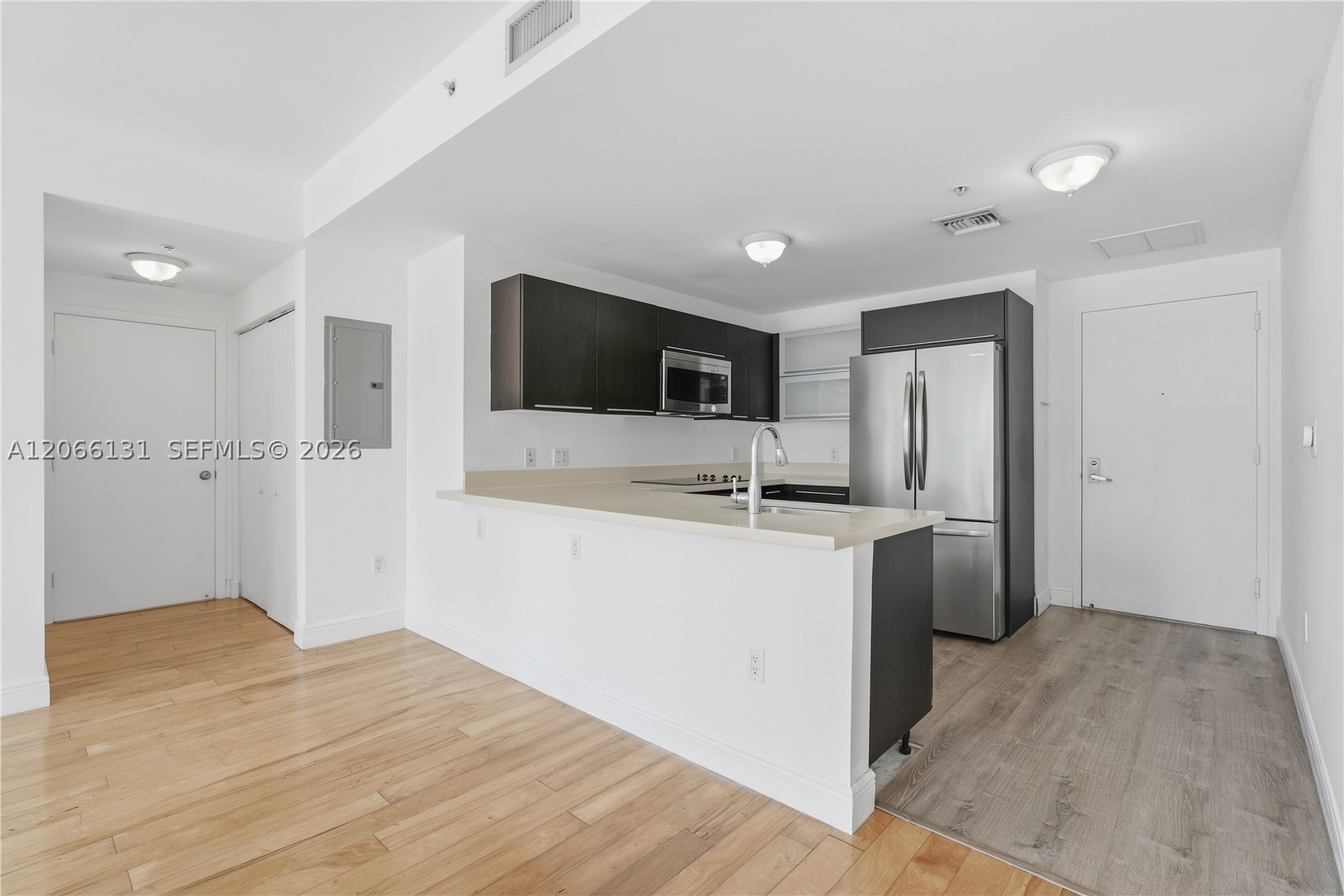 90 SW 3rd St #1801, Miami FL 33130