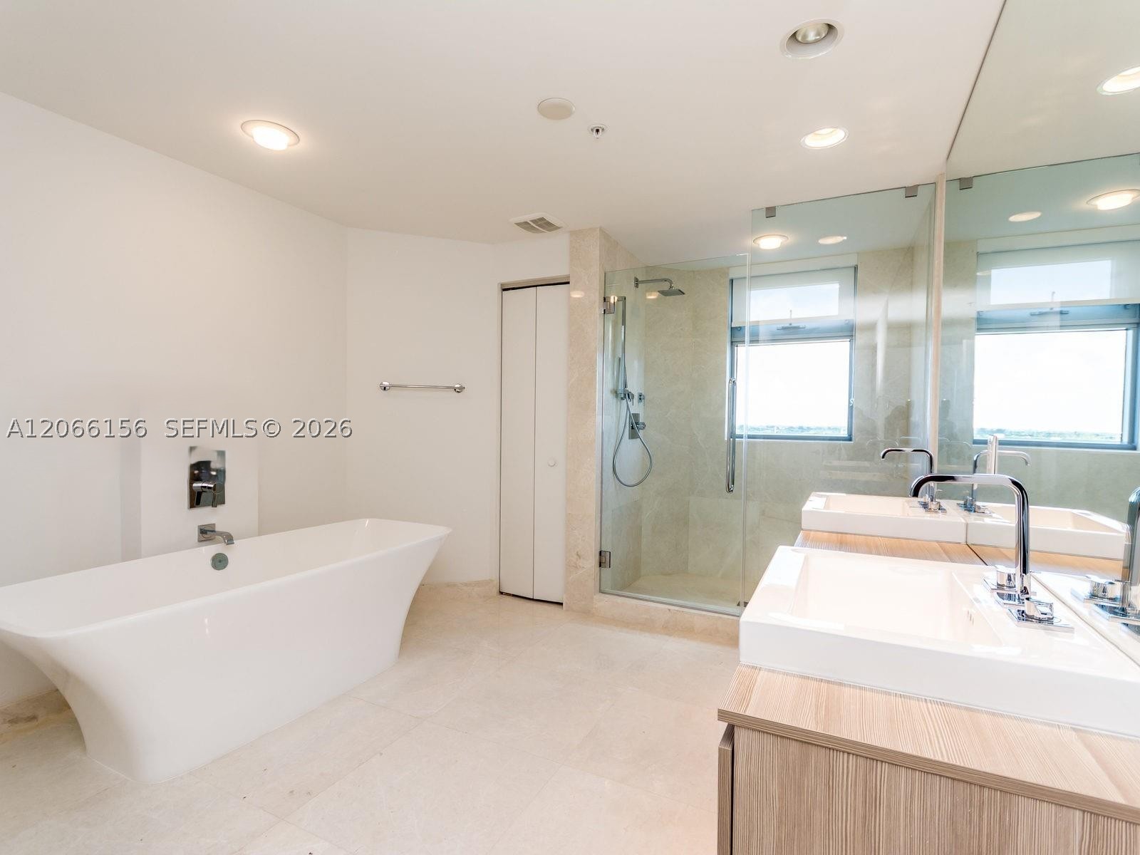 17301 Biscayne Blvd #1004, North Miami Beach FL 33160