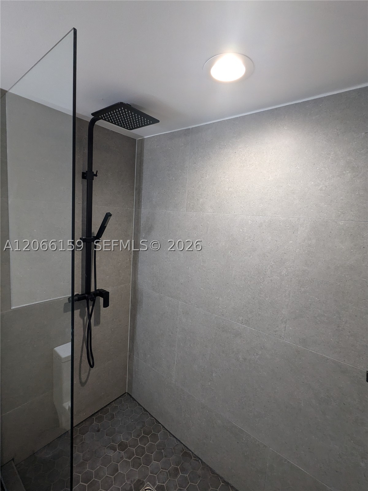 1155 Brickell Bay Dr #910, Miami FL 33131