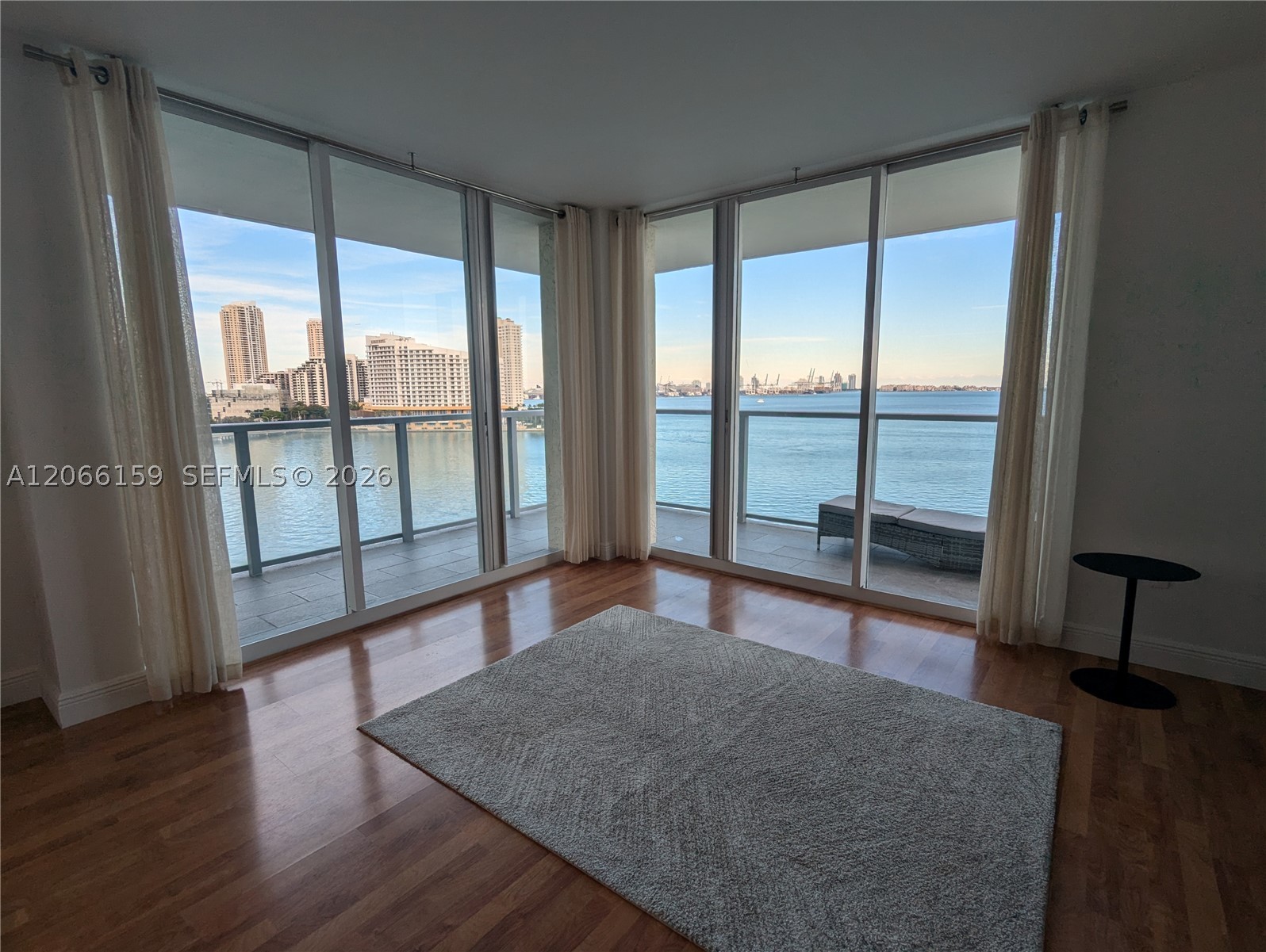 1155 Brickell Bay Dr #910, Miami FL 33131