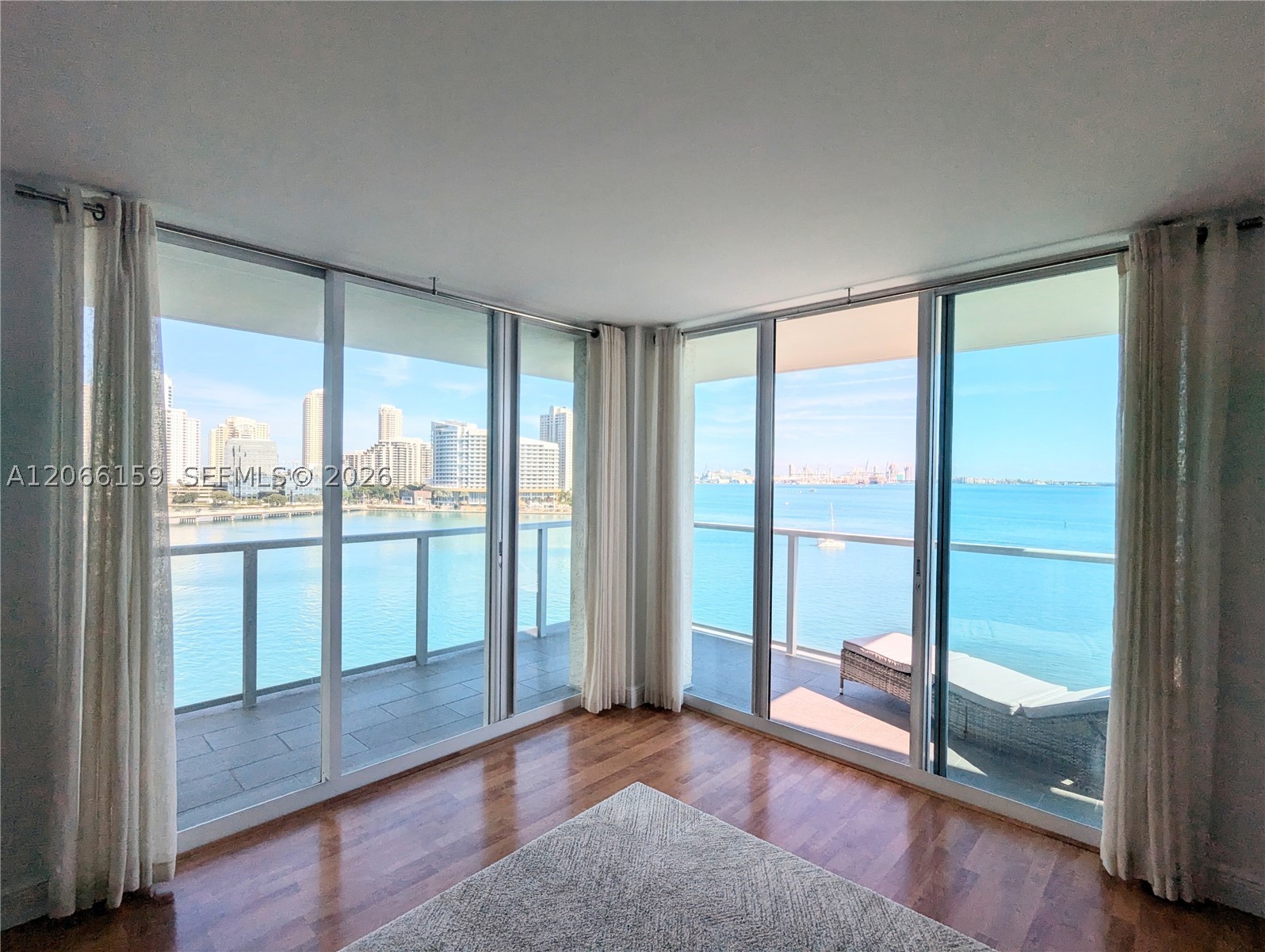 1155 Brickell Bay Dr #910, Miami FL 33131