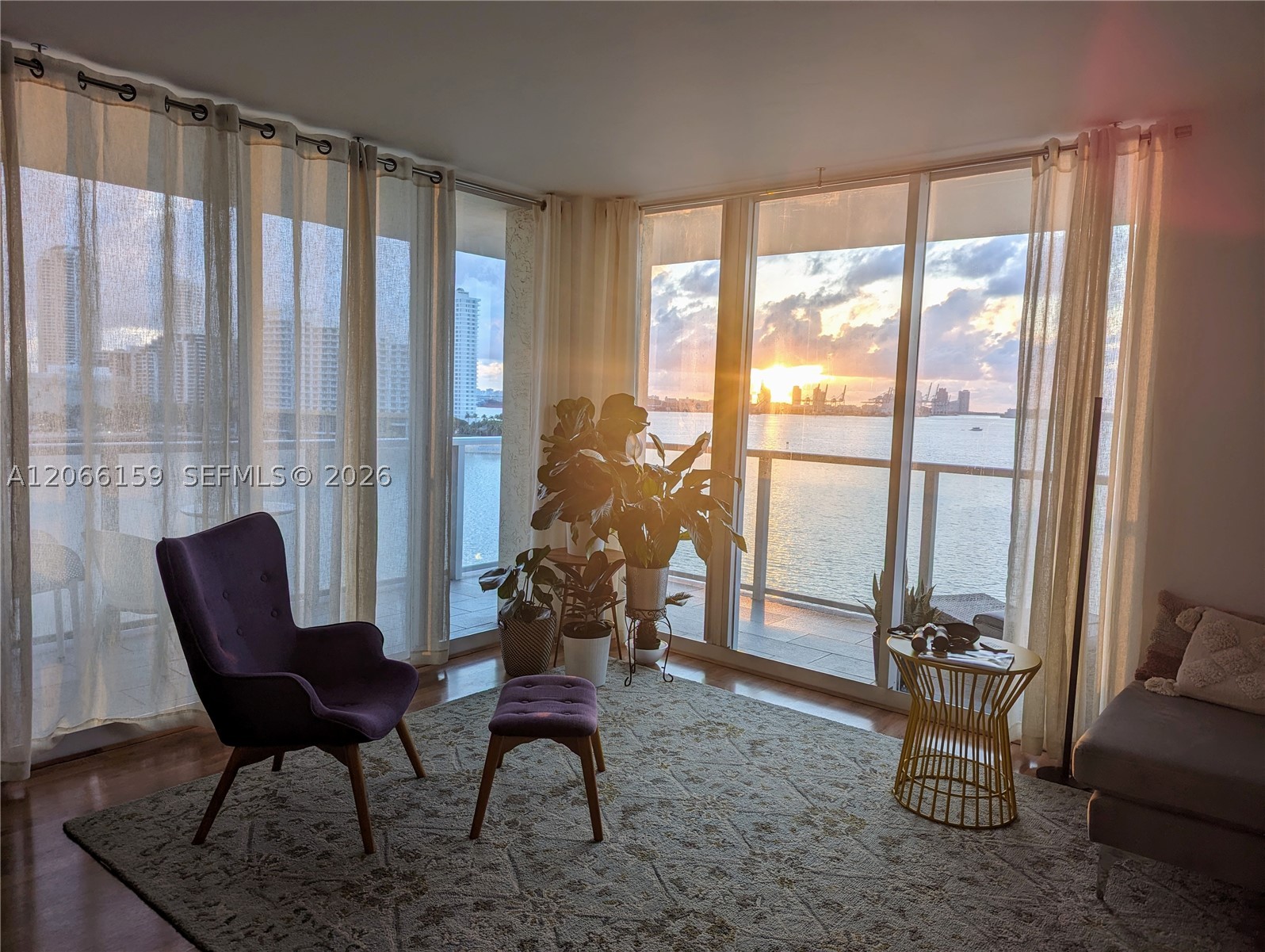 1155 Brickell Bay Dr #910, Miami FL 33131