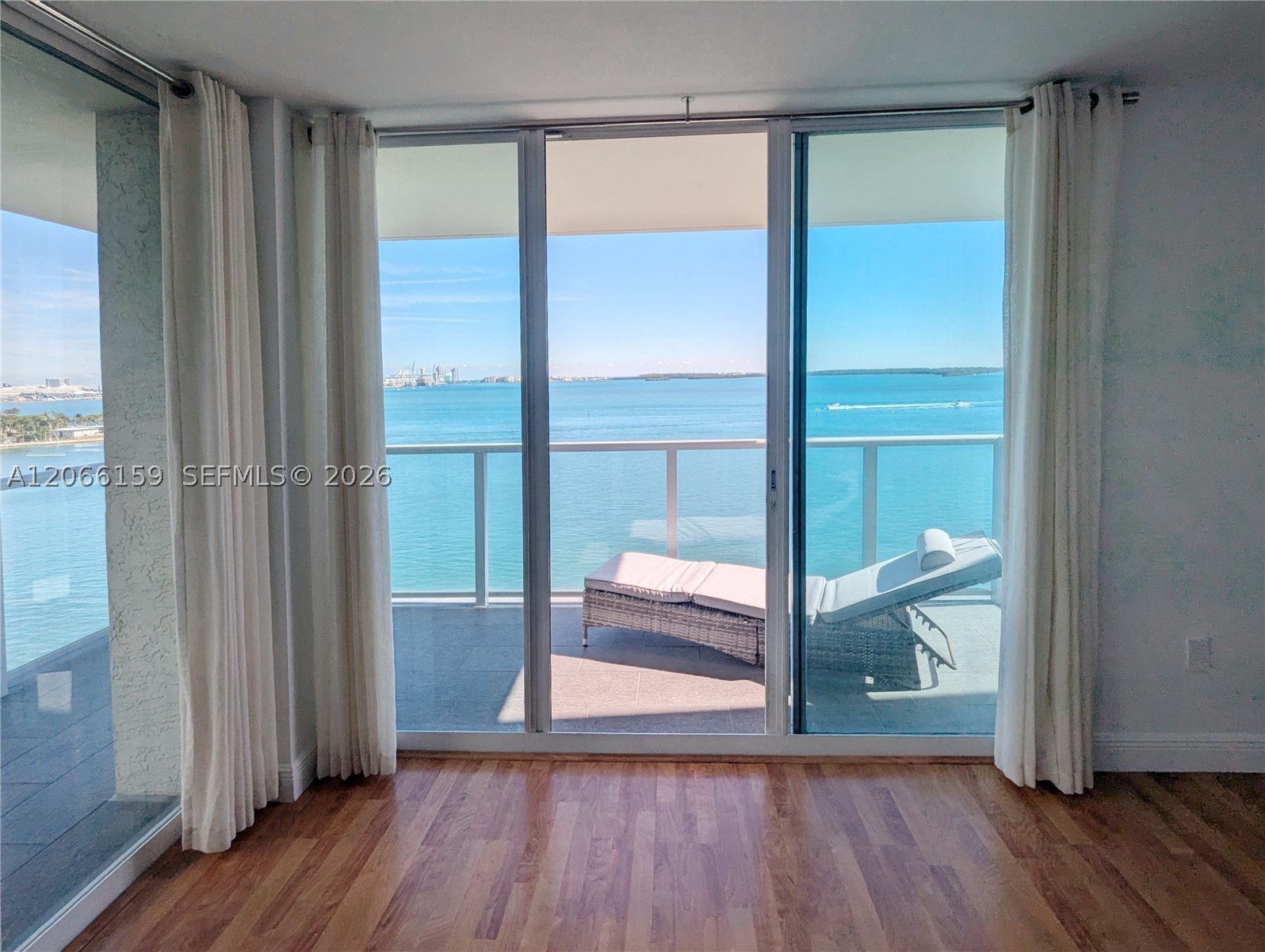 1155 Brickell Bay Dr #910, Miami FL 33131