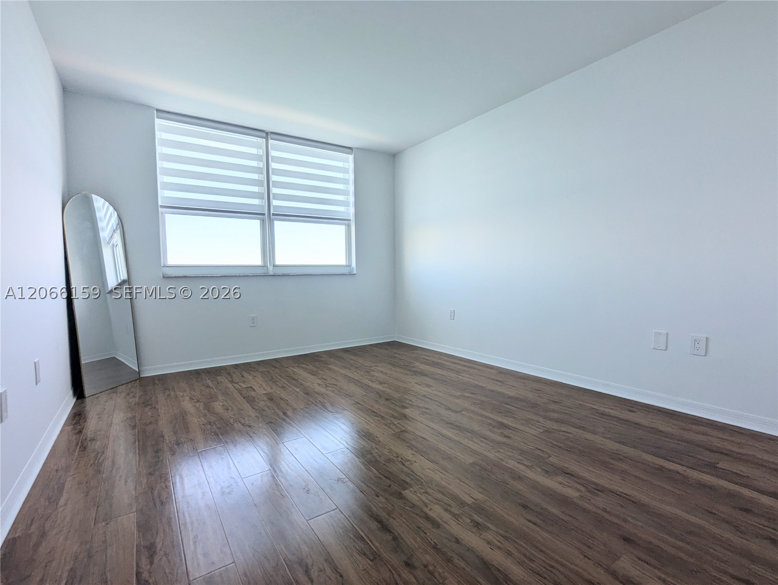 1155 Brickell Bay Dr #910, Miami FL 33131