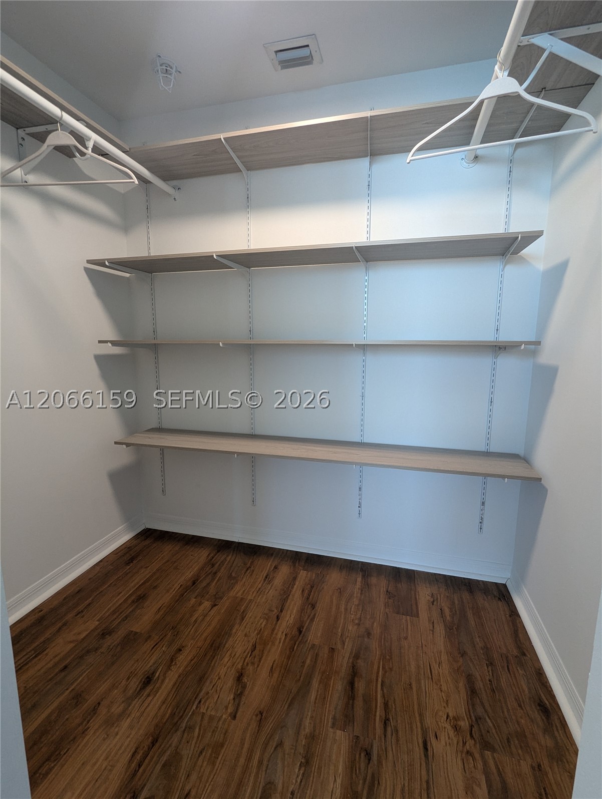 1155 Brickell Bay Dr #910, Miami FL 33131