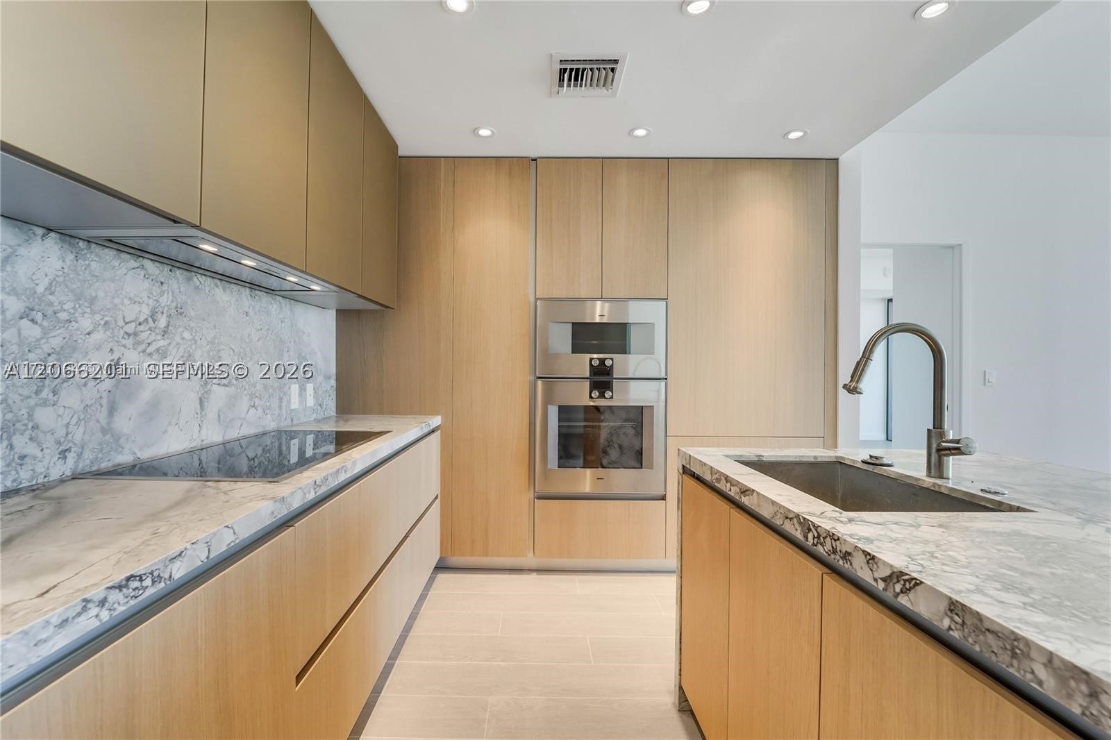 500 Alton #3304, Miami Beach FL 33139