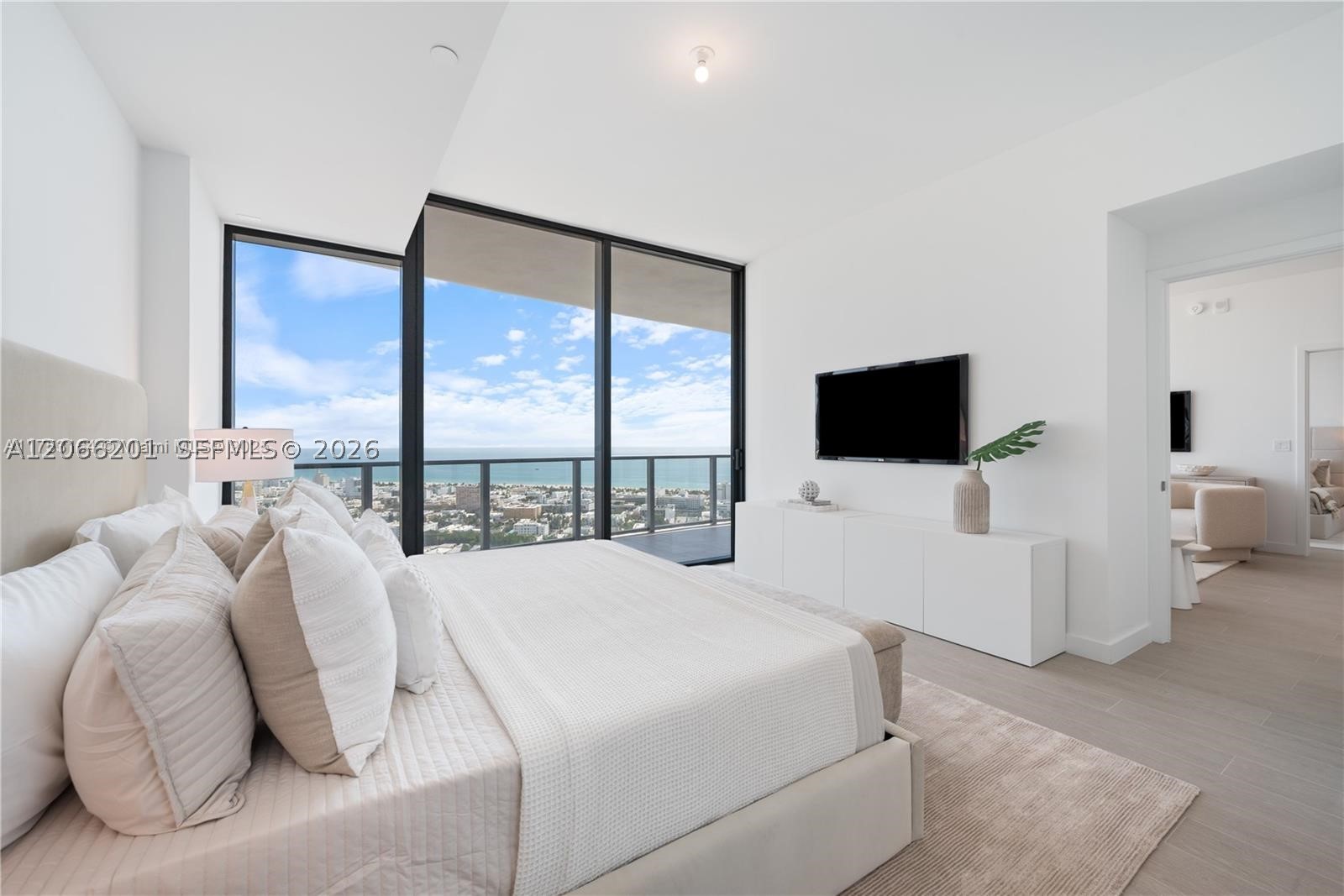 500 Alton #3304, Miami Beach FL 33139