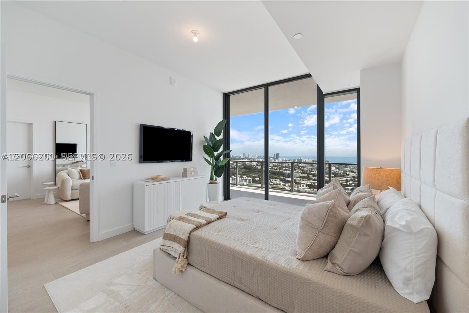 500 Alton #3304, Miami Beach FL 33139