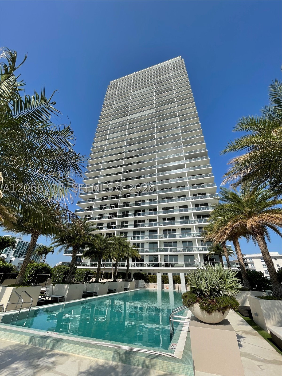 600 NE 27th St #1205, Miami FL 33137
