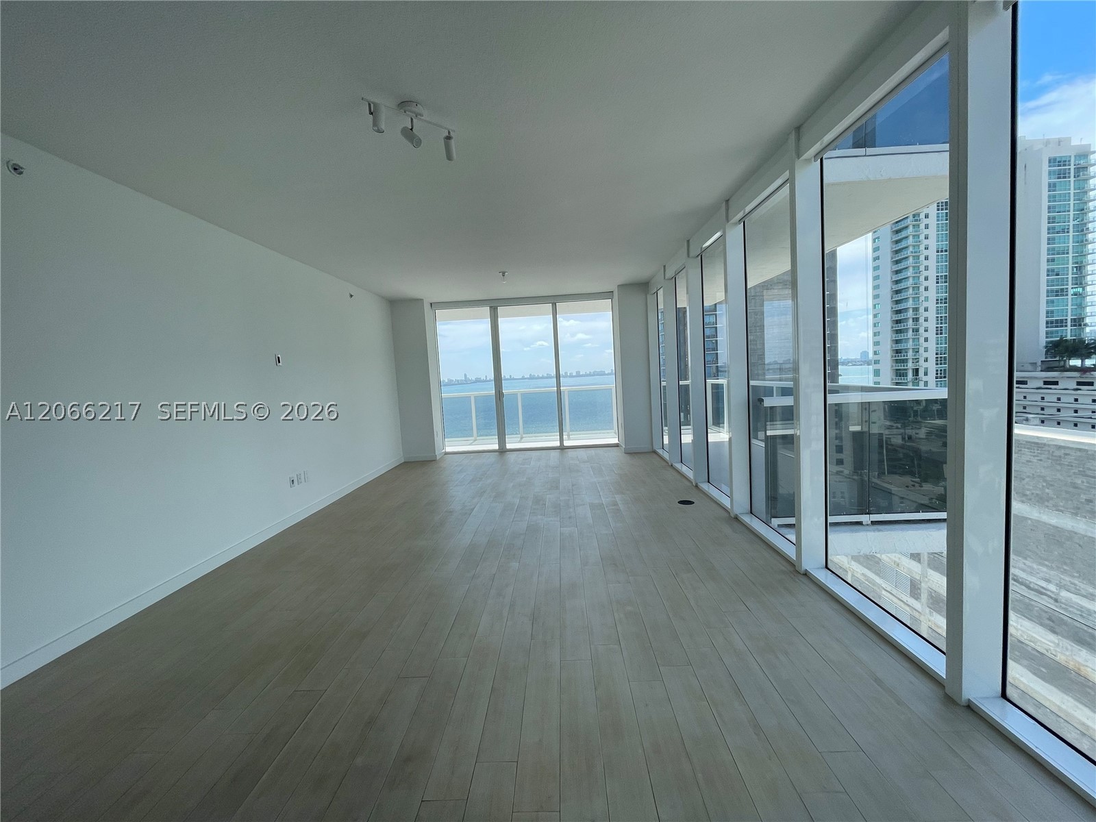 600 NE 27th St #1205, Miami FL 33137