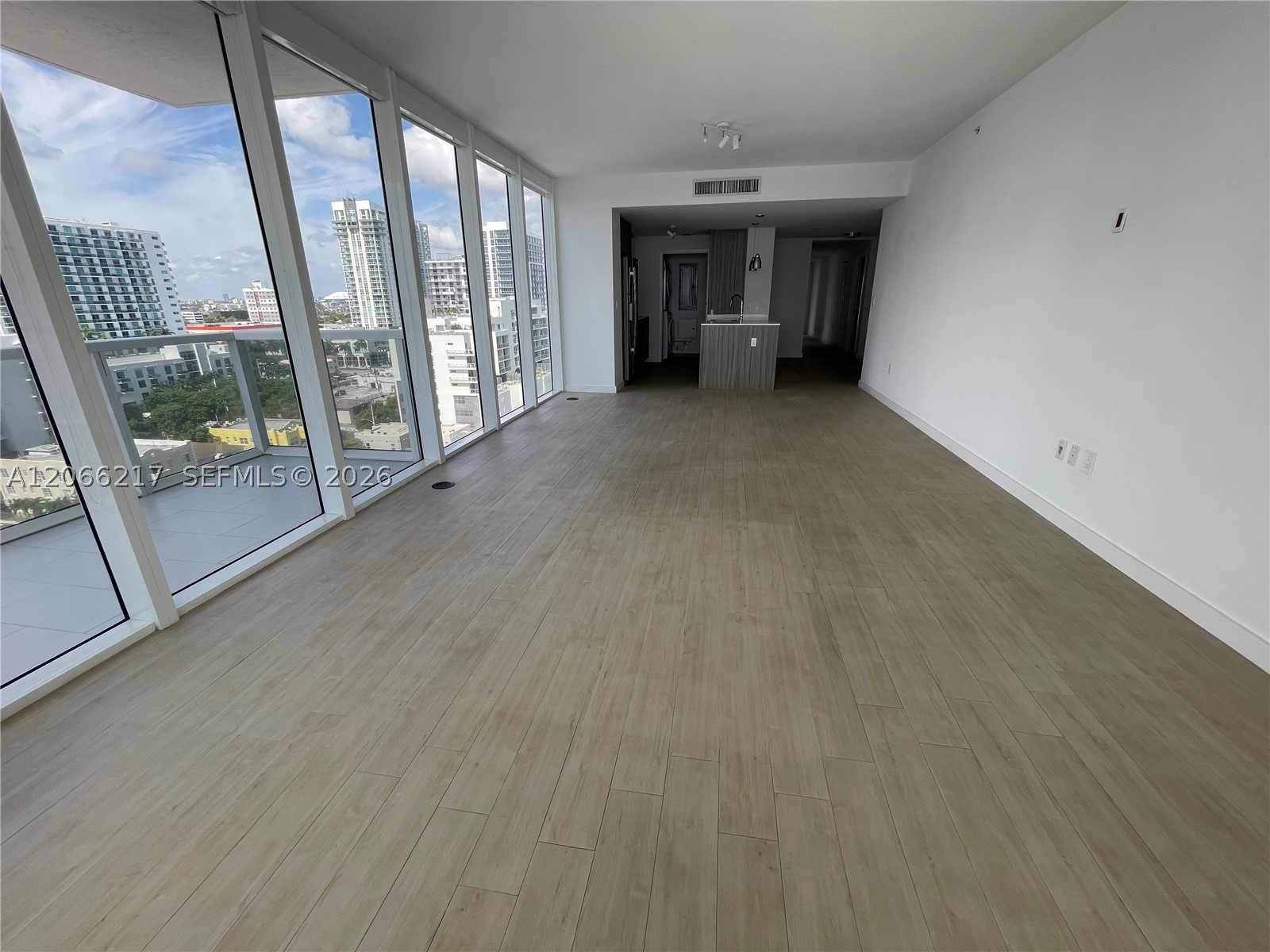 600 NE 27th St #1205, Miami FL 33137