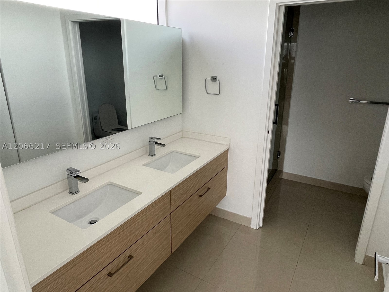 600 NE 27th St #1205, Miami FL 33137