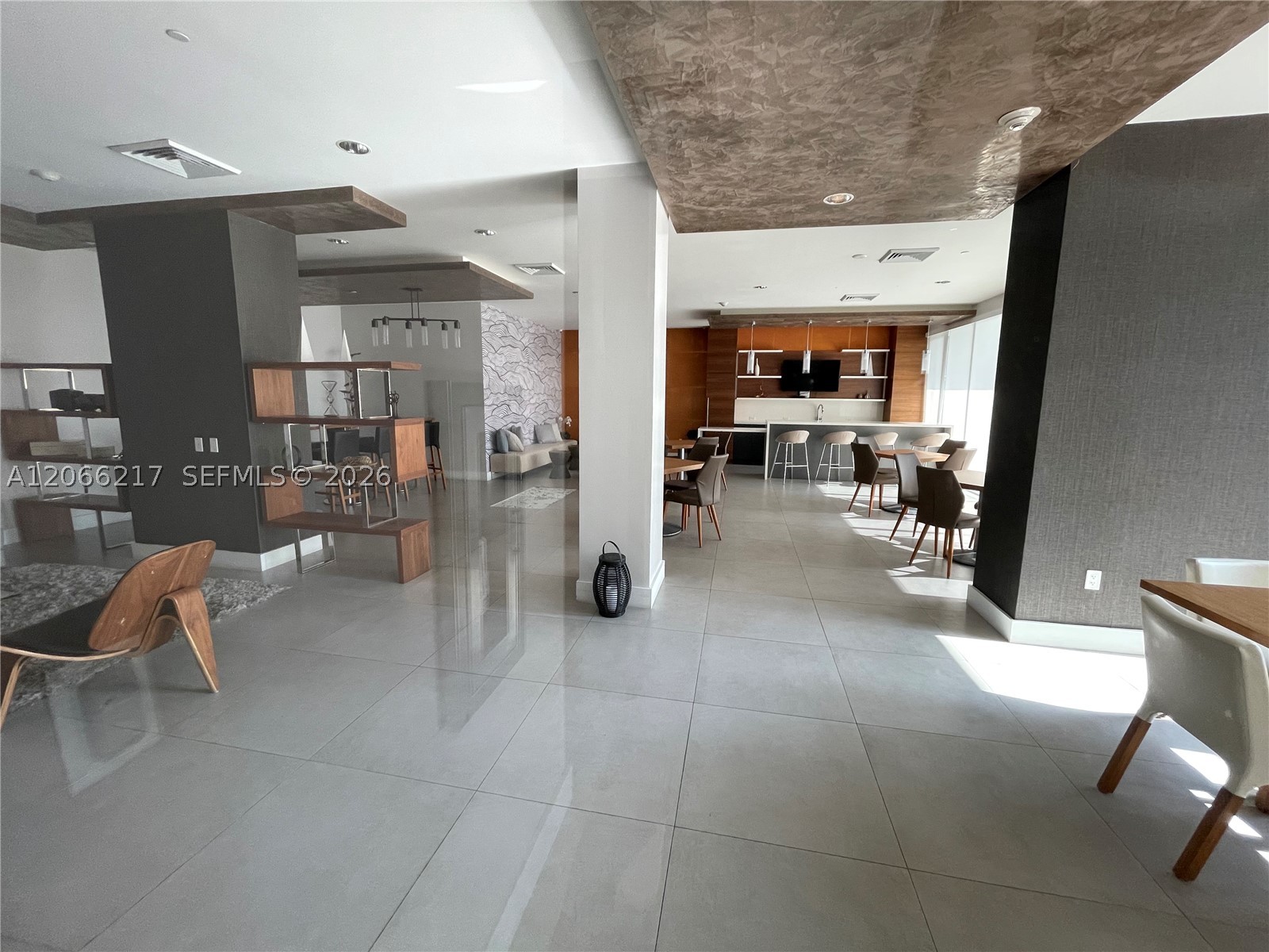 600 NE 27th St #1205, Miami FL 33137