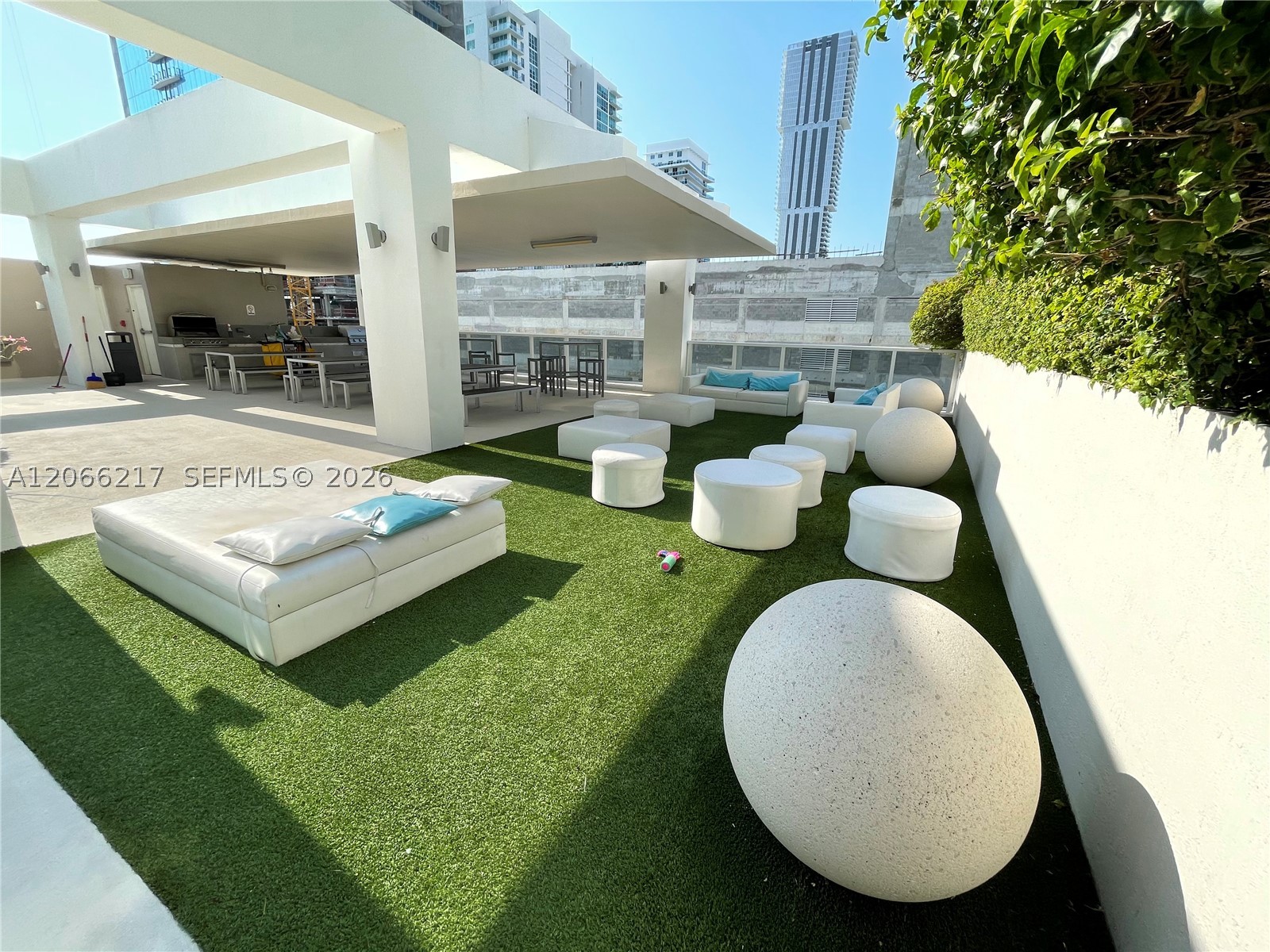 600 NE 27th St #1205, Miami FL 33137