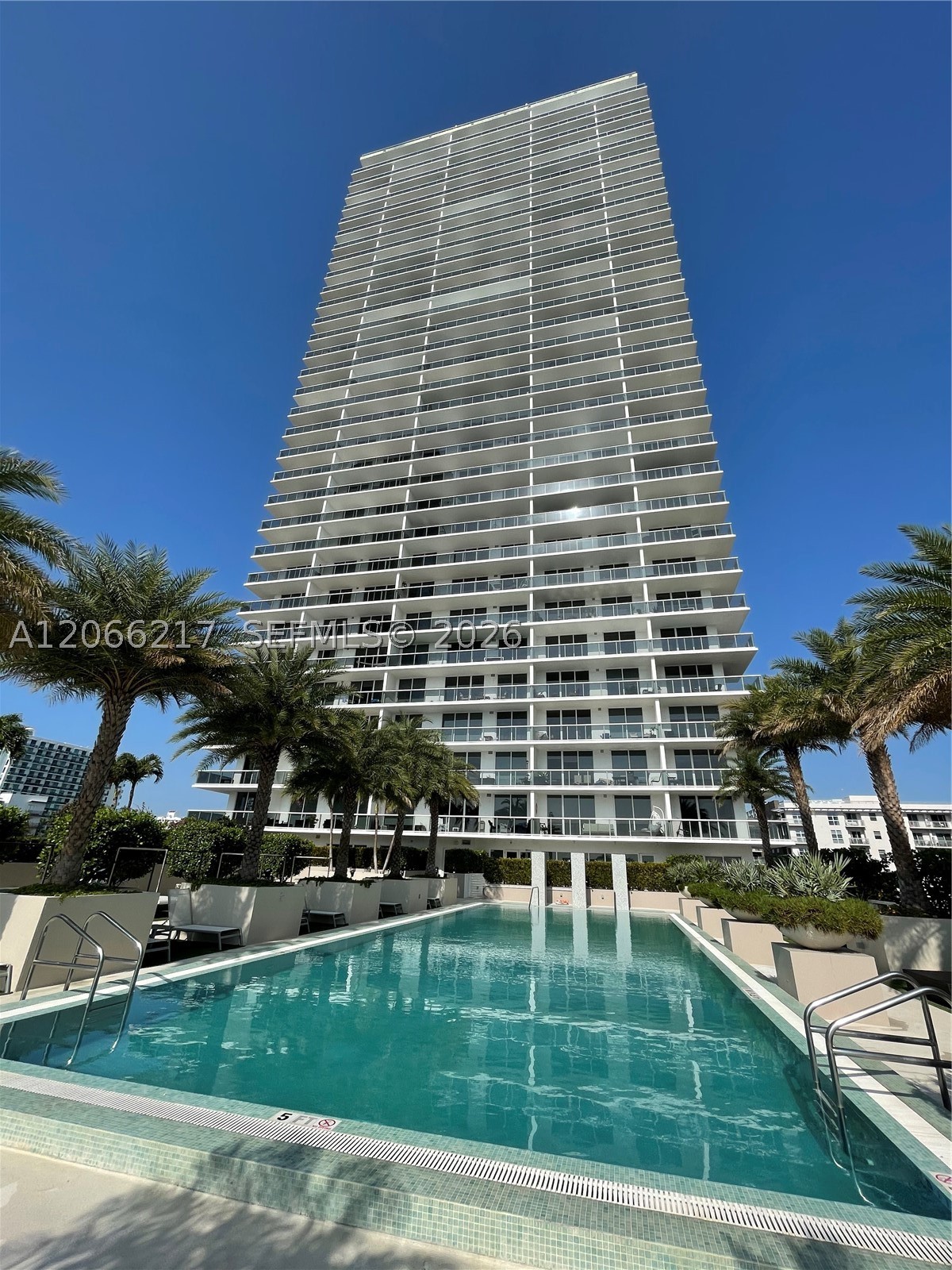 600 NE 27th St #1205, Miami FL 33137