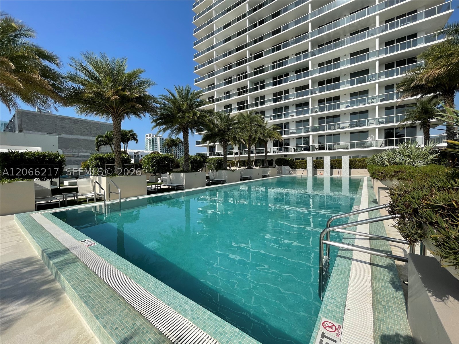 600 NE 27th St #1205, Miami FL 33137