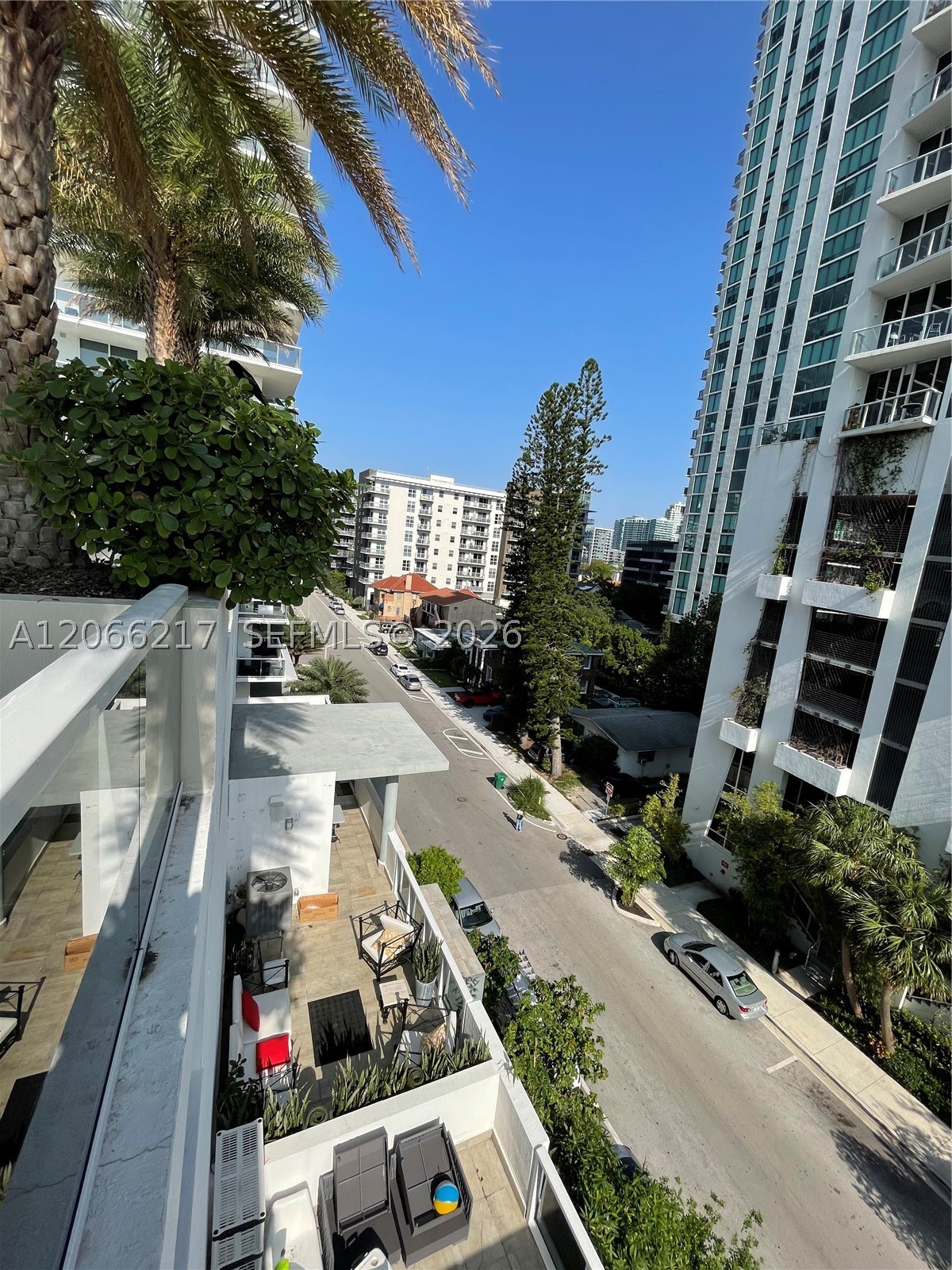 600 NE 27th St #1205, Miami FL 33137