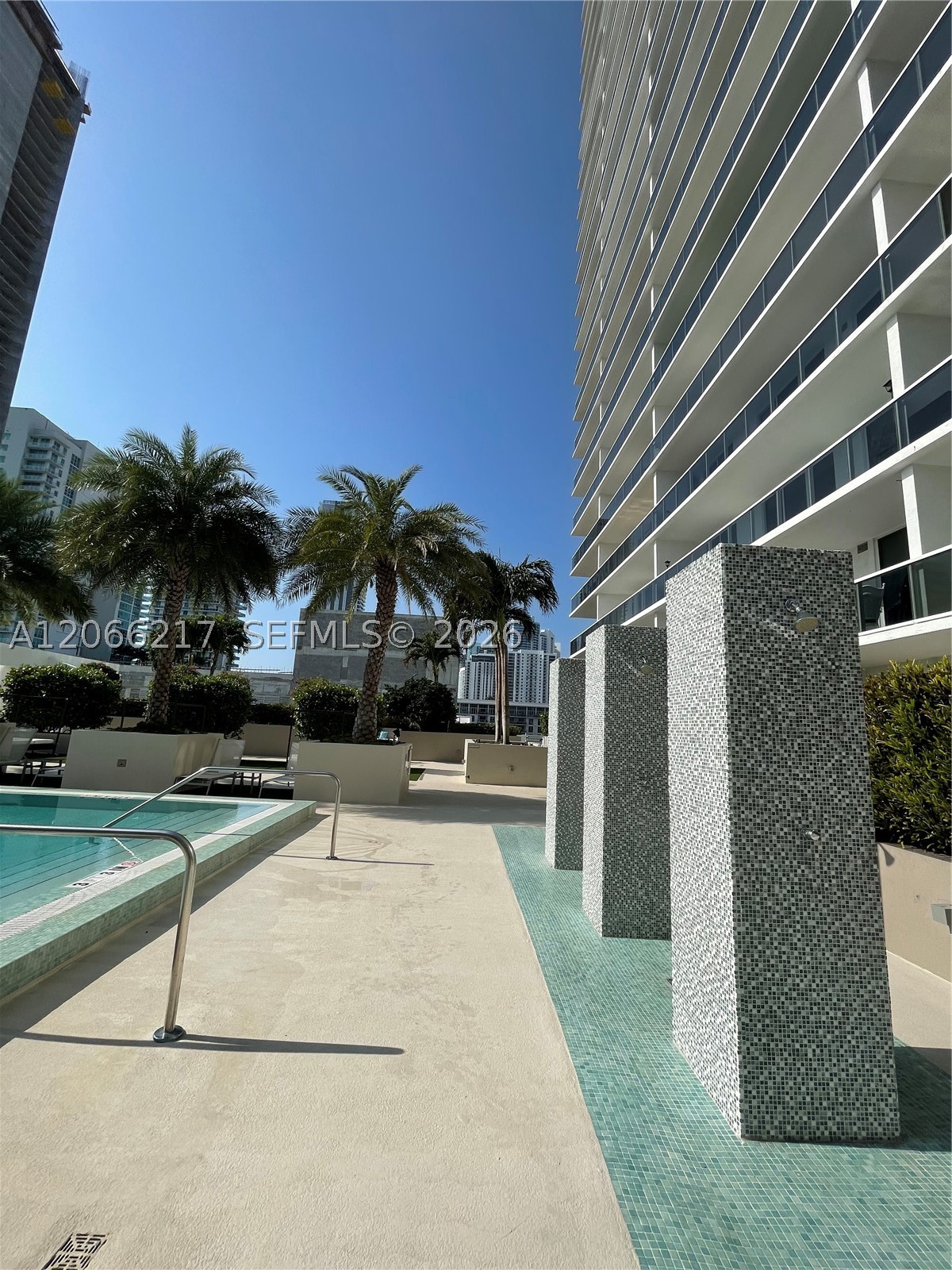 600 NE 27th St #1205, Miami FL 33137