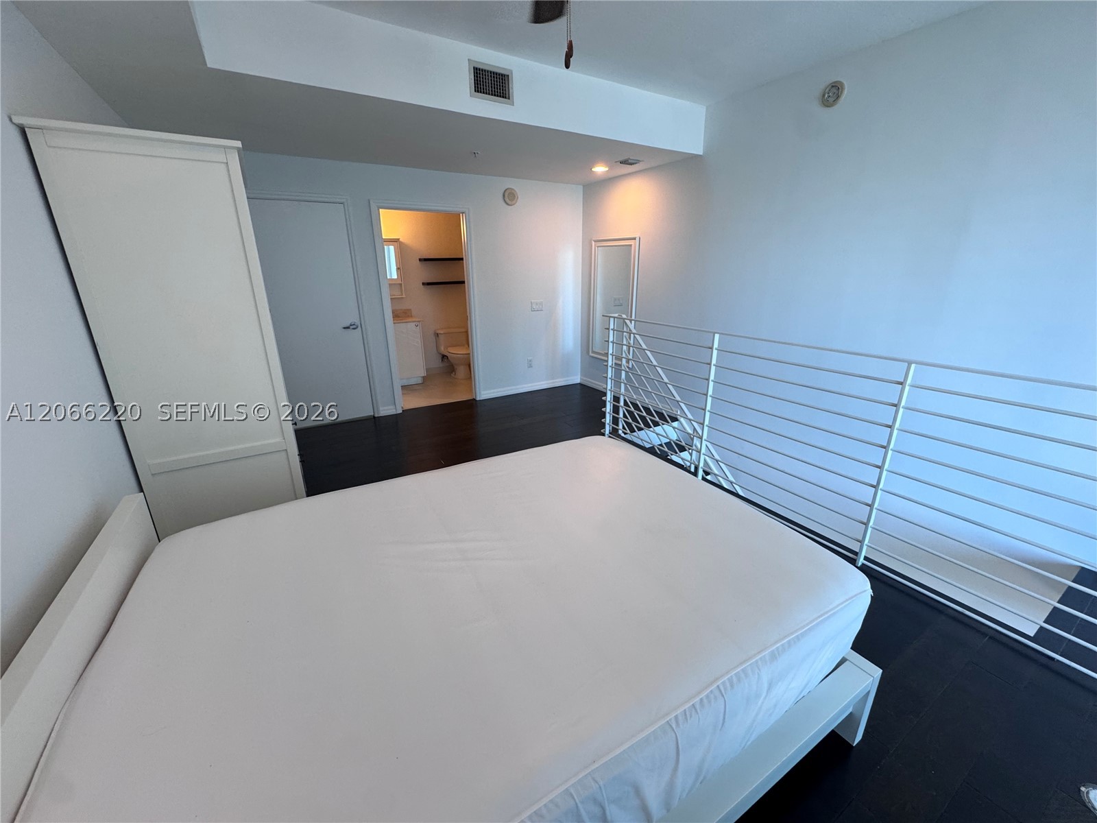 60 SW 13th St #2202, Miami FL 33130
