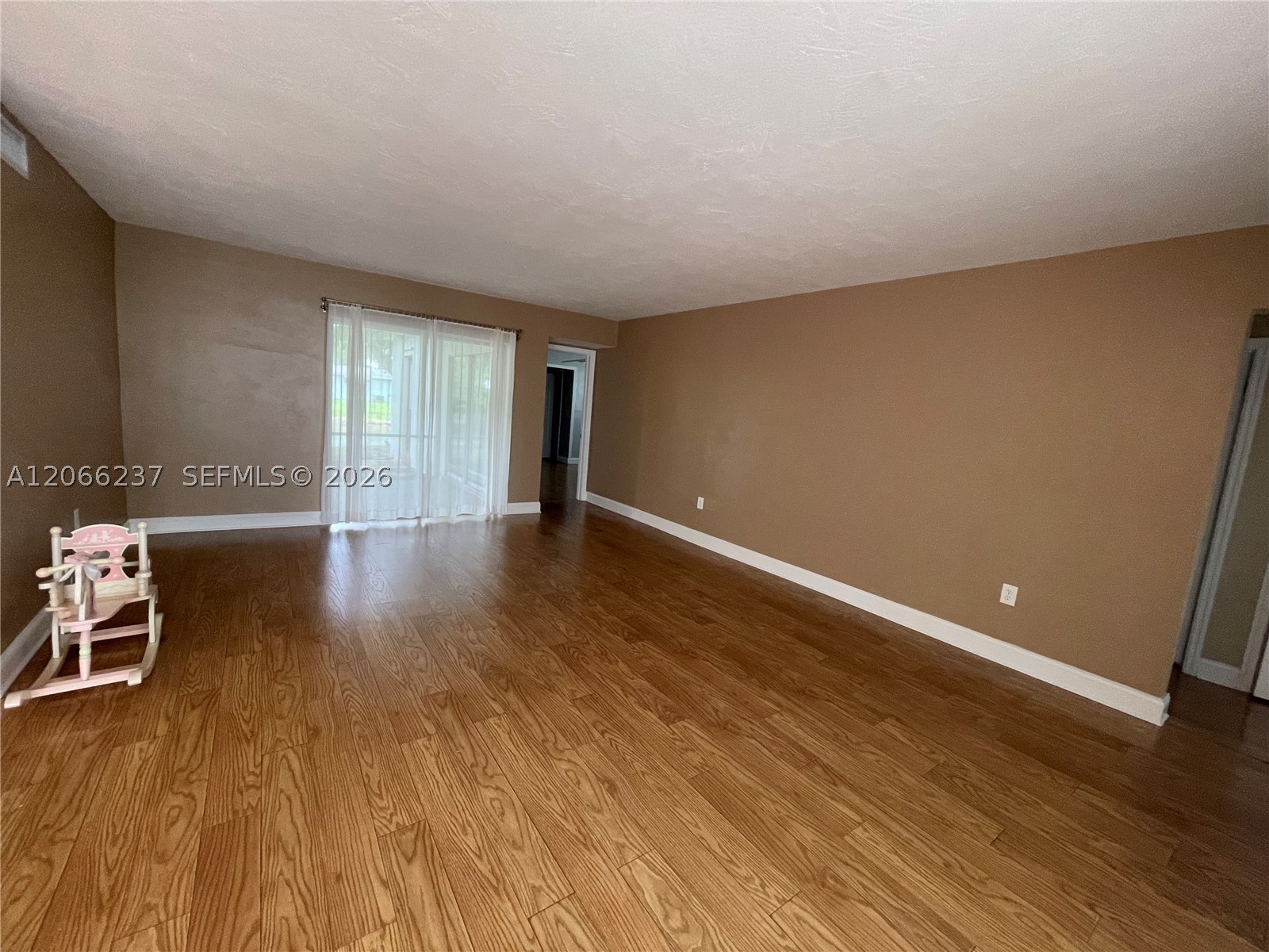 9301 SW 54th St, Cooper City FL 33328