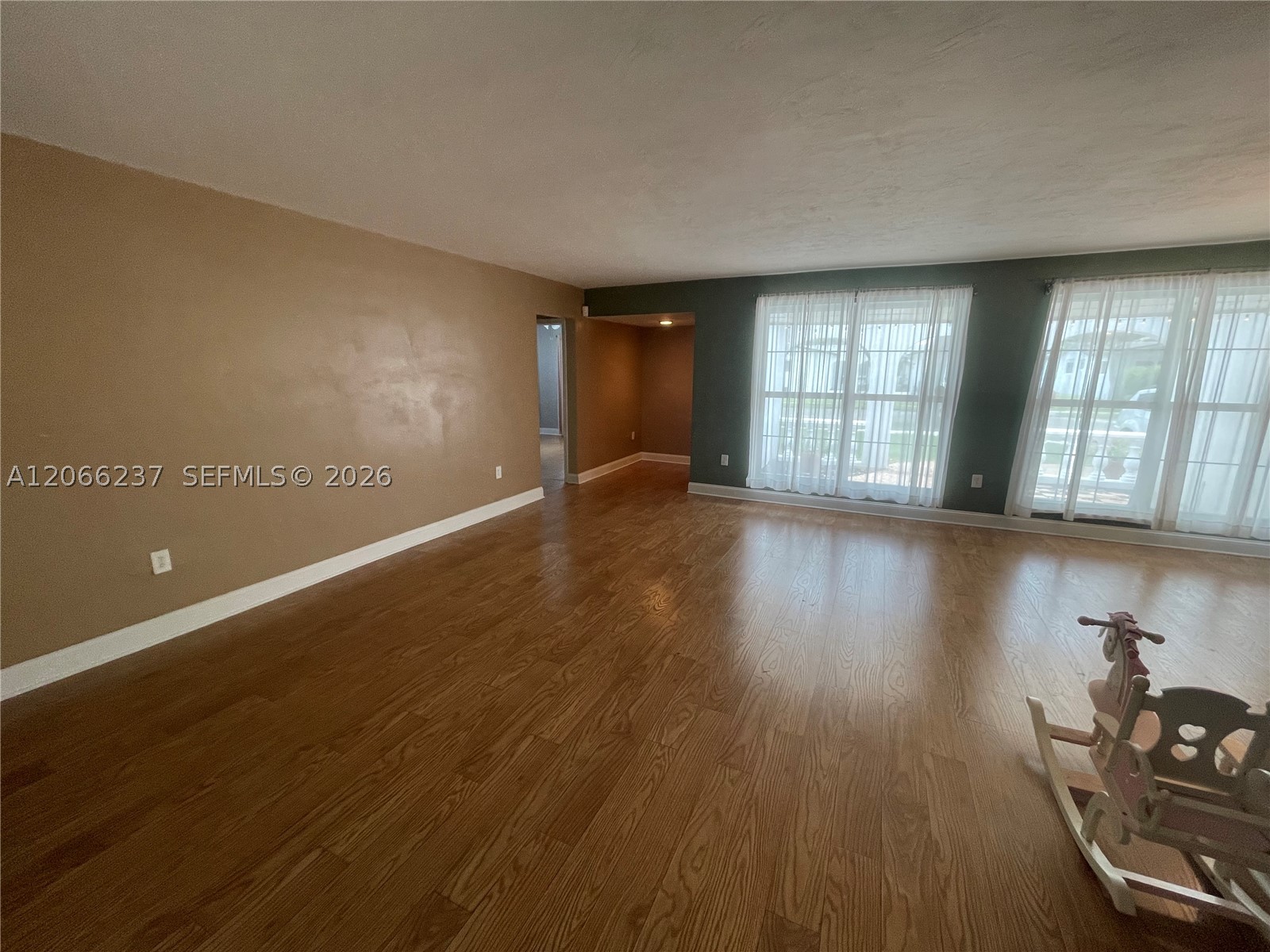 9301 SW 54th St, Cooper City FL 33328