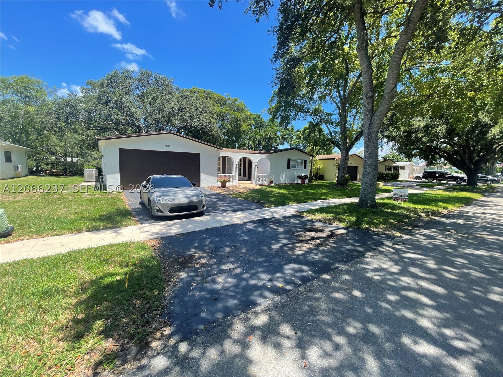 9301 SW 54th St, Cooper City FL 33328