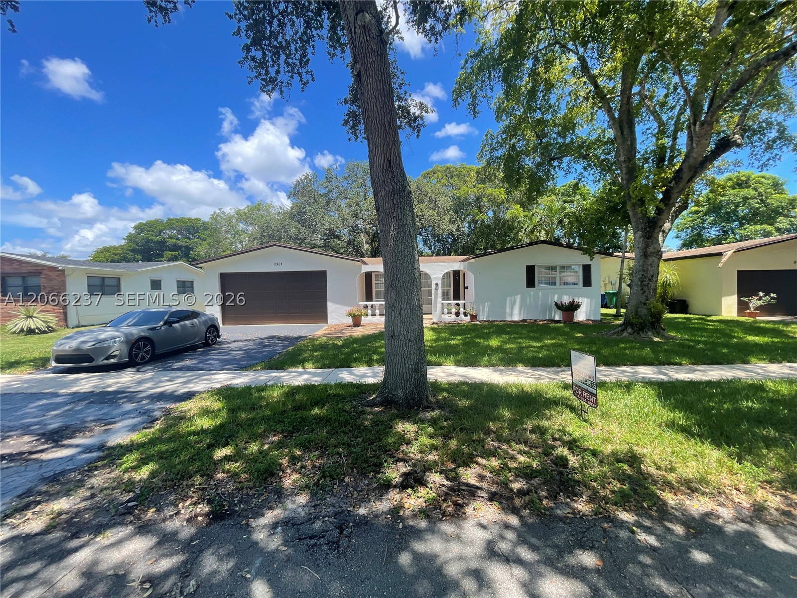 9301 SW 54th St, Cooper City FL 33328