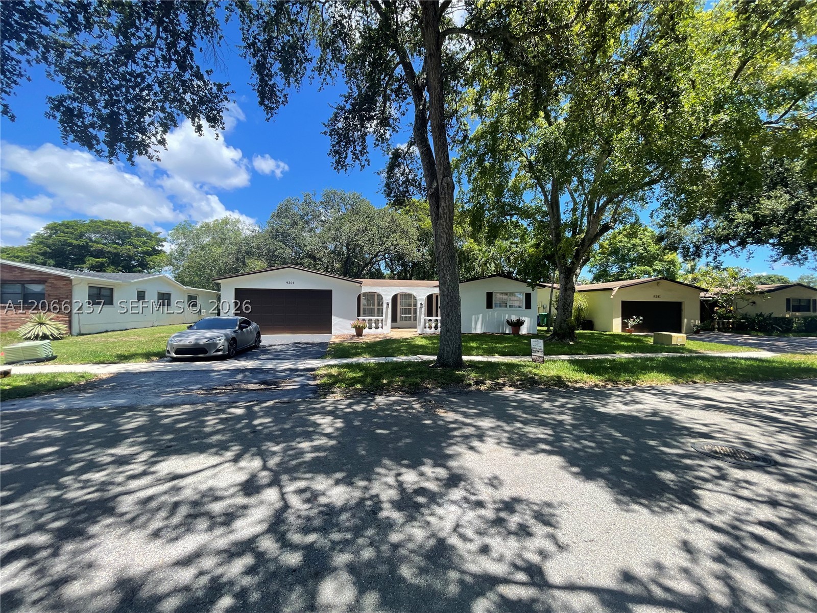 9301 SW 54th St, Cooper City FL 33328