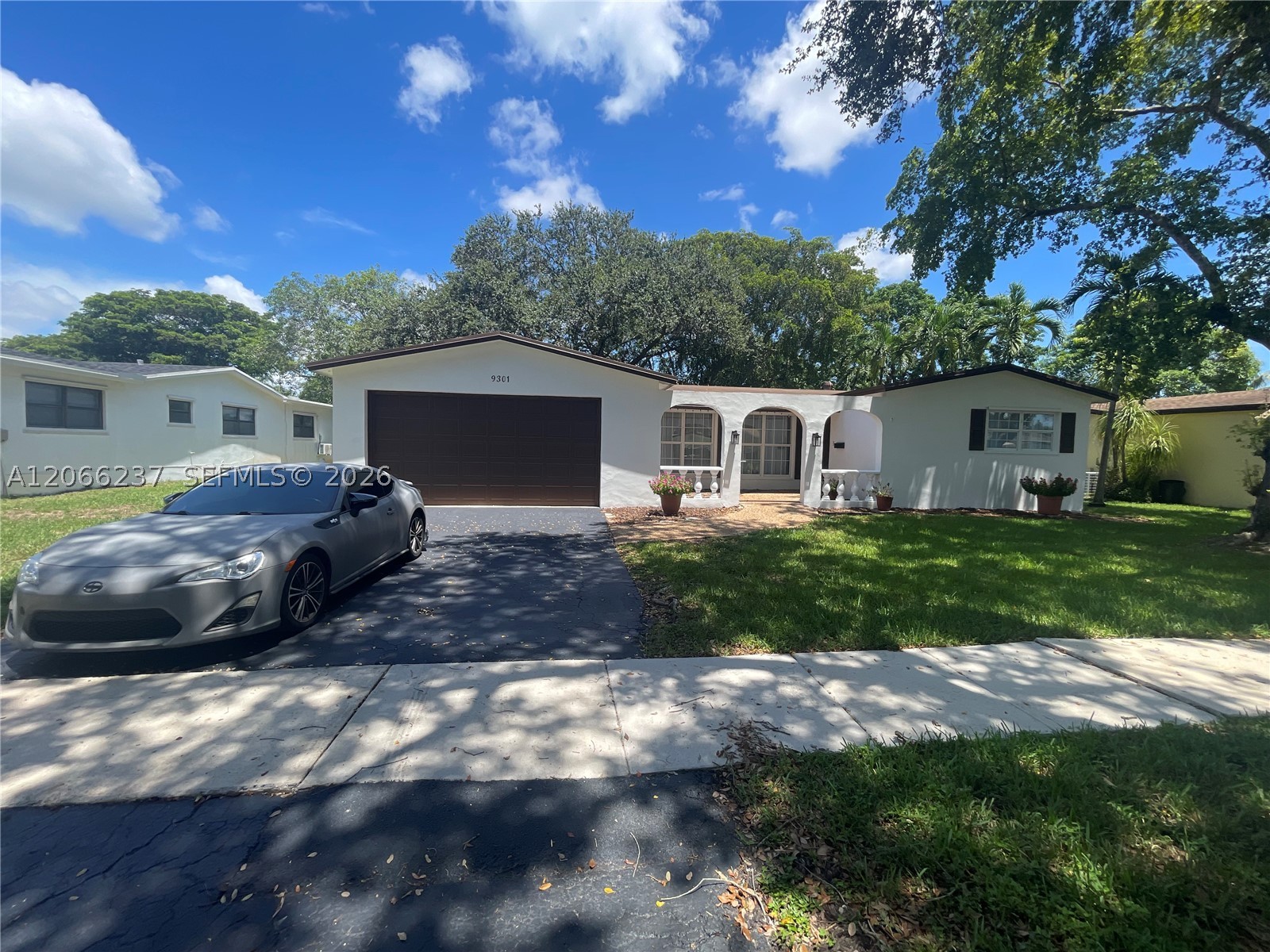 9301 SW 54th St, Cooper City FL 33328