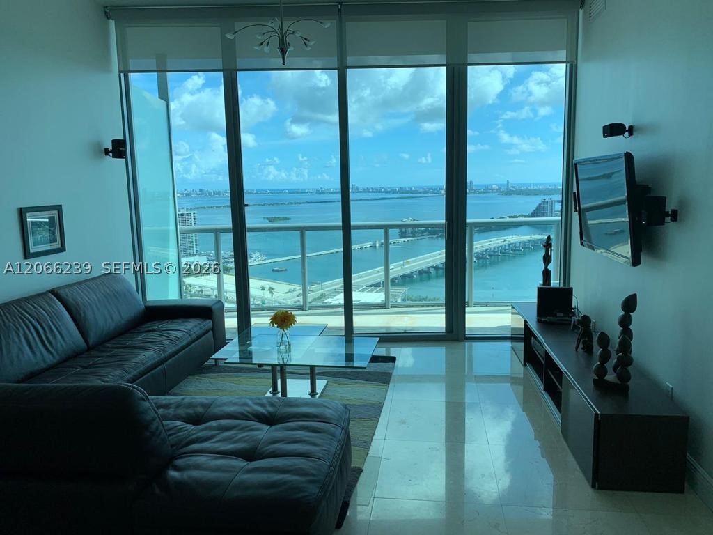 Miami FL 33132 - A12066239