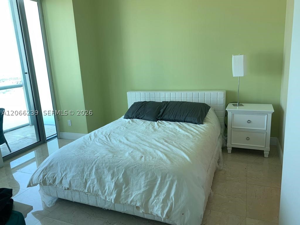 Miami FL 33132 - A12066239