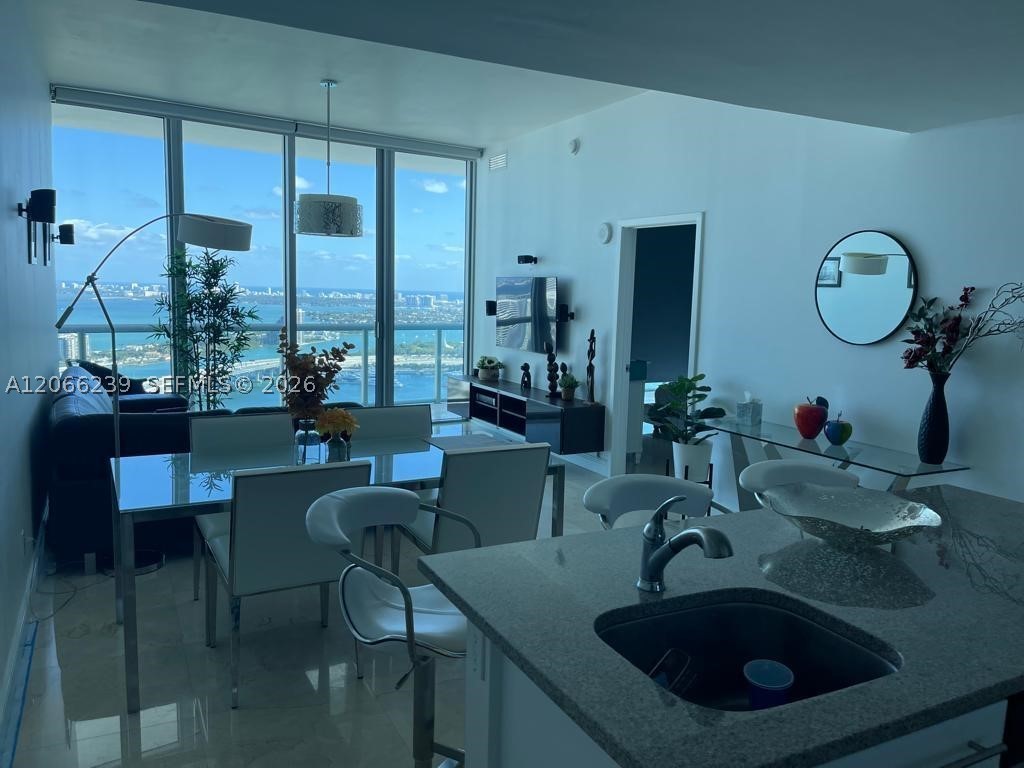 Miami FL 33132 - A12066239