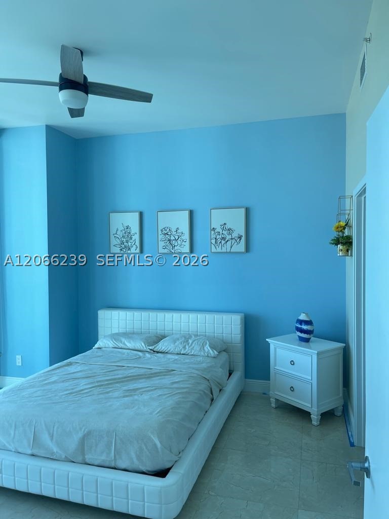 Miami FL 33132 - A12066239