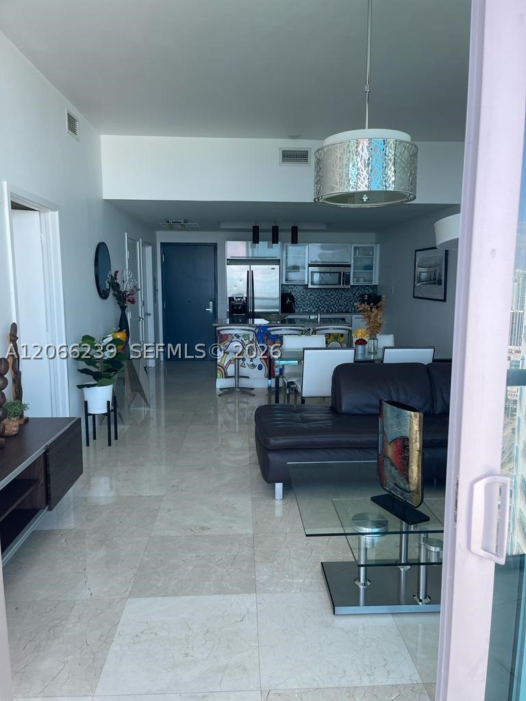 Miami FL 33132 - A12066239