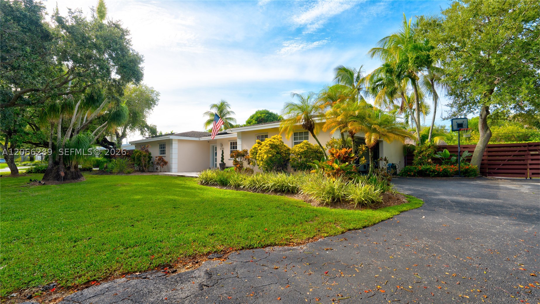 8340 SW 163rd St, Palmetto Bay FL 33157
