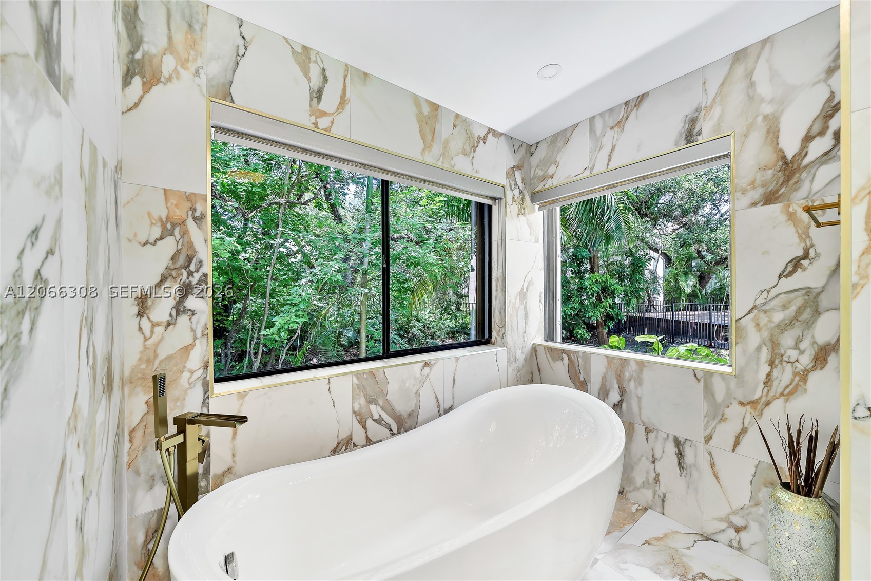 5811 SW 33rd Ter, Hollywood FL 33312