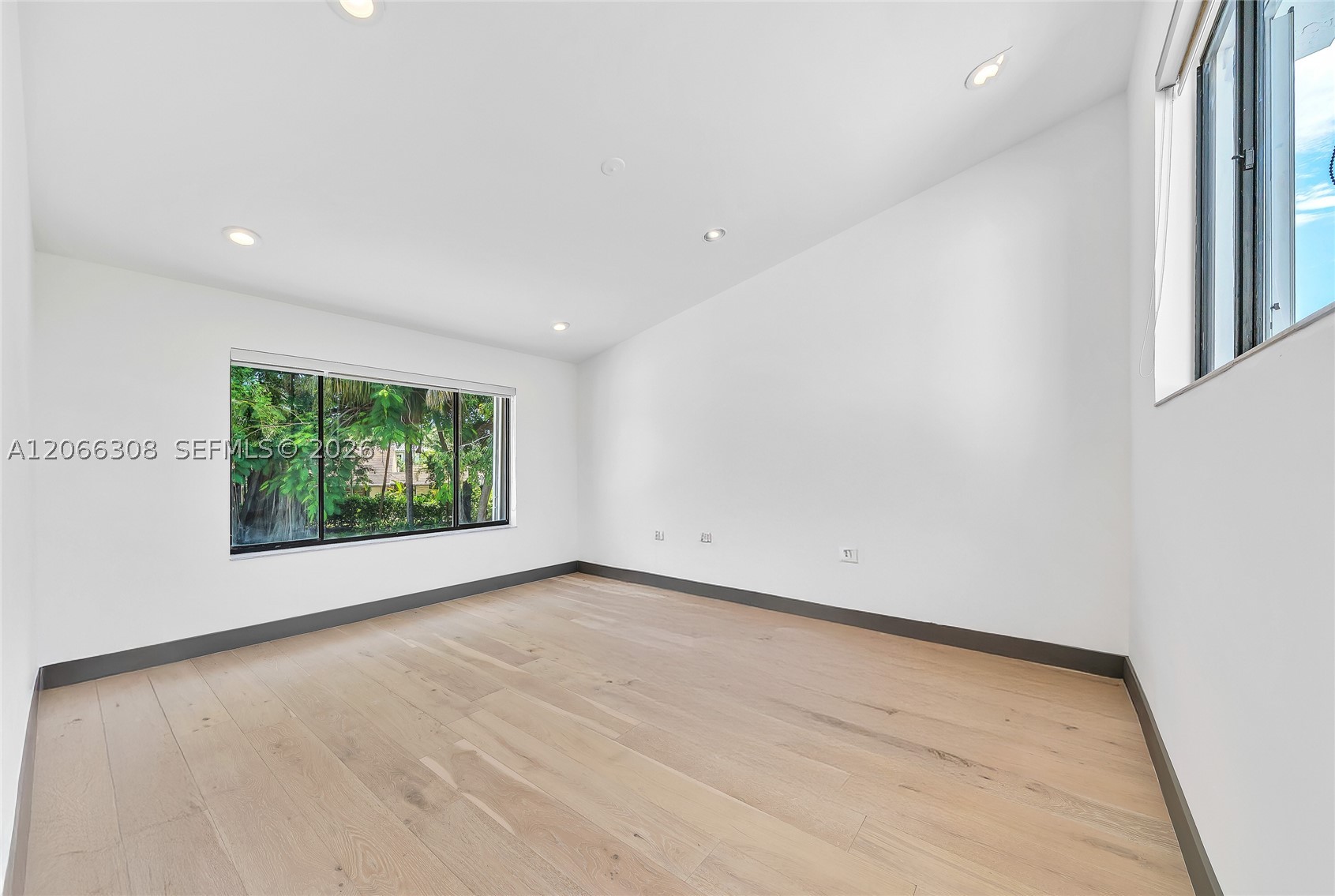 5811 SW 33rd Ter, Hollywood FL 33312