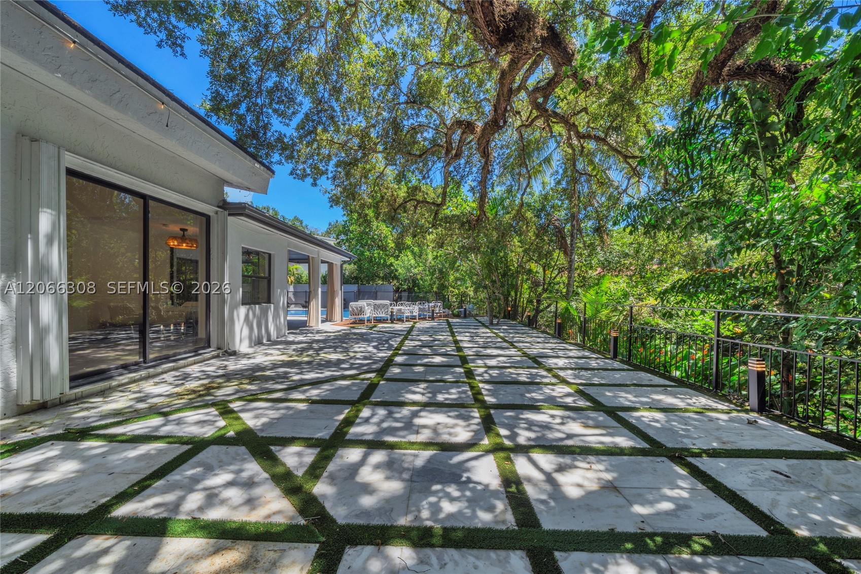 5811 SW 33rd Ter, Hollywood FL 33312