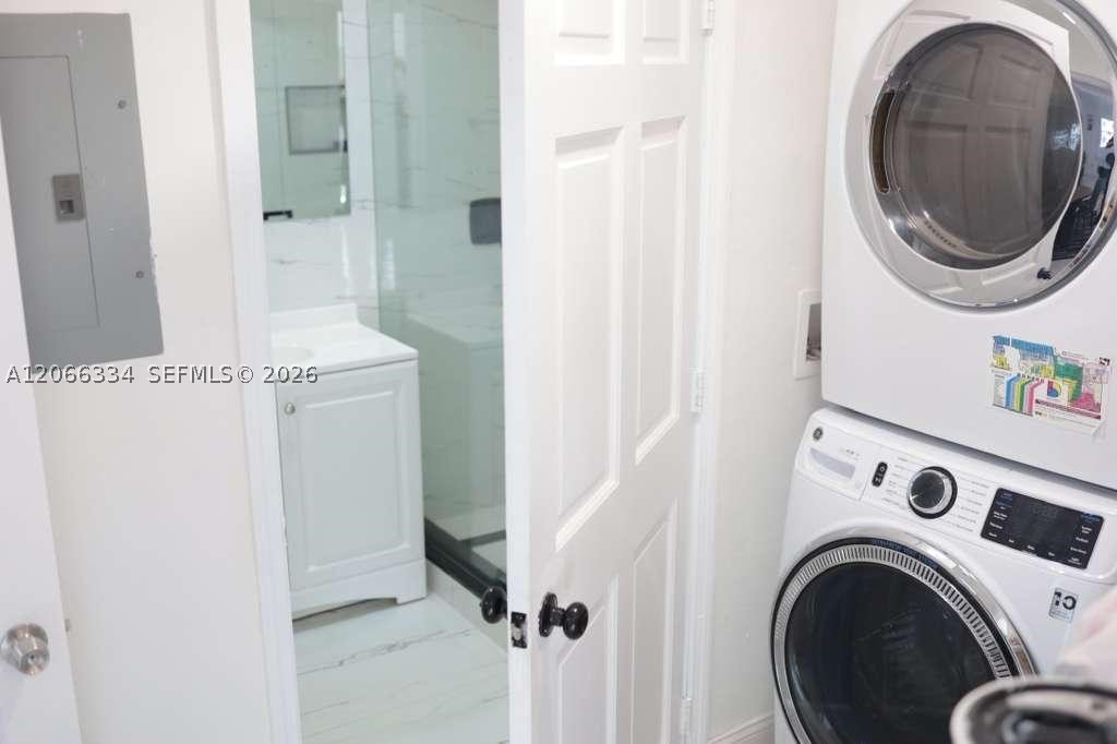 114 NE 2nd Pl, Dania Beach FL 33004