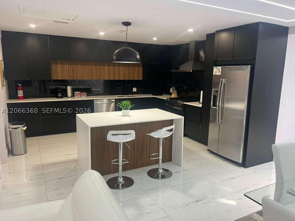 39 SE 7th St, Dania Beach FL 33004